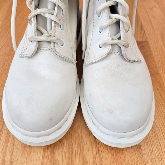 Dr. Martens 1460 Pascal Mono Womens 7/38 White Leather Lace Up Combat Boots EUC - Picture 2 of 9
